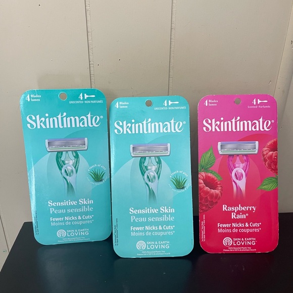 Skintimate sensitive skin raspberry rain razors - Picture 2 of 4